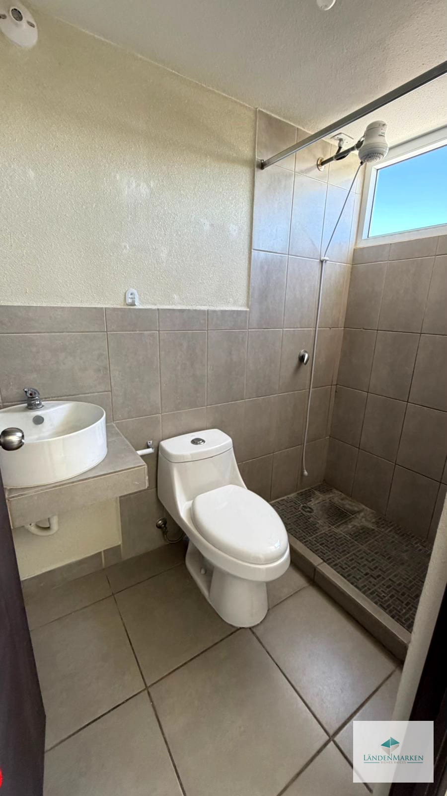 AMPLIO APARTAMENTO EN EDIFICIO AKARI ZONA 2 DE MIXCO — Apartamento en Alquiler en Akari, Zona 2 Mixco, Guatemala, Ciudad — foto 10 de 14