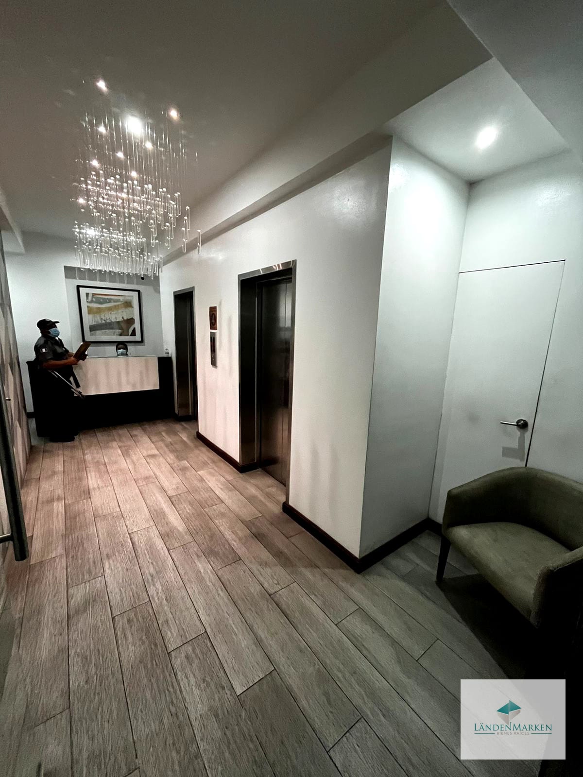 ALQUILER DE AMPLIO APARTAMENTO EN ZONA 10 — Apartamento en Alquiler en Zona 10, Guatemala, Ciudad — foto 17 de 17