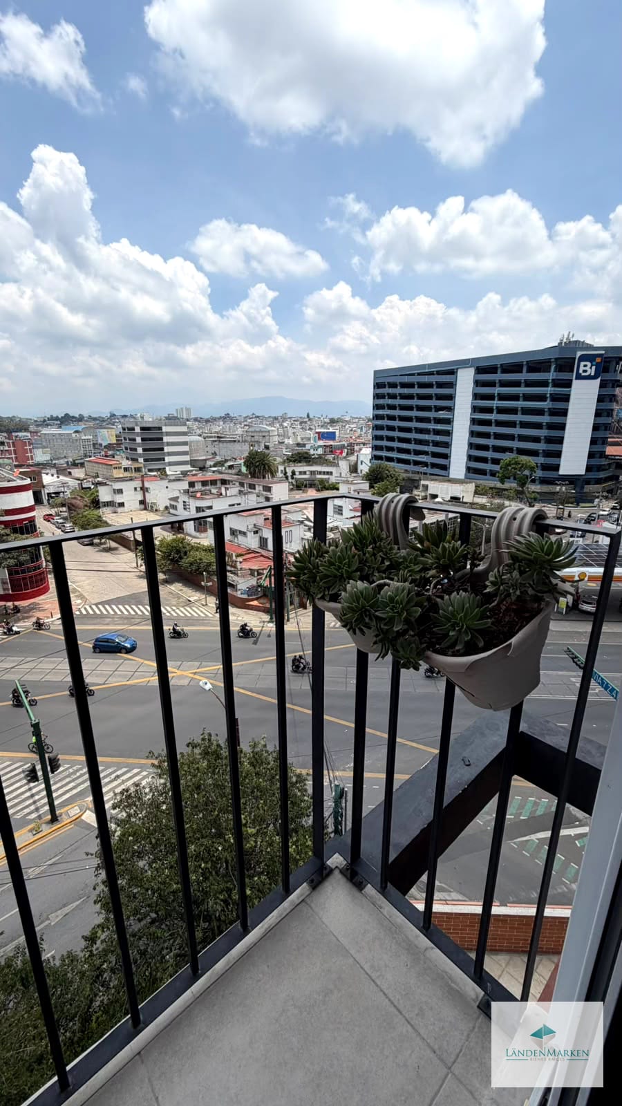 ALQUILER DE APARTAMENTO EN ZONA 4 ( TODOS LOS SERVICIOS INCLUIDOS ) — Apartamento en Alquiler en Modra, Zona 4, Guatemala, Ciudad — foto 9 de 15
