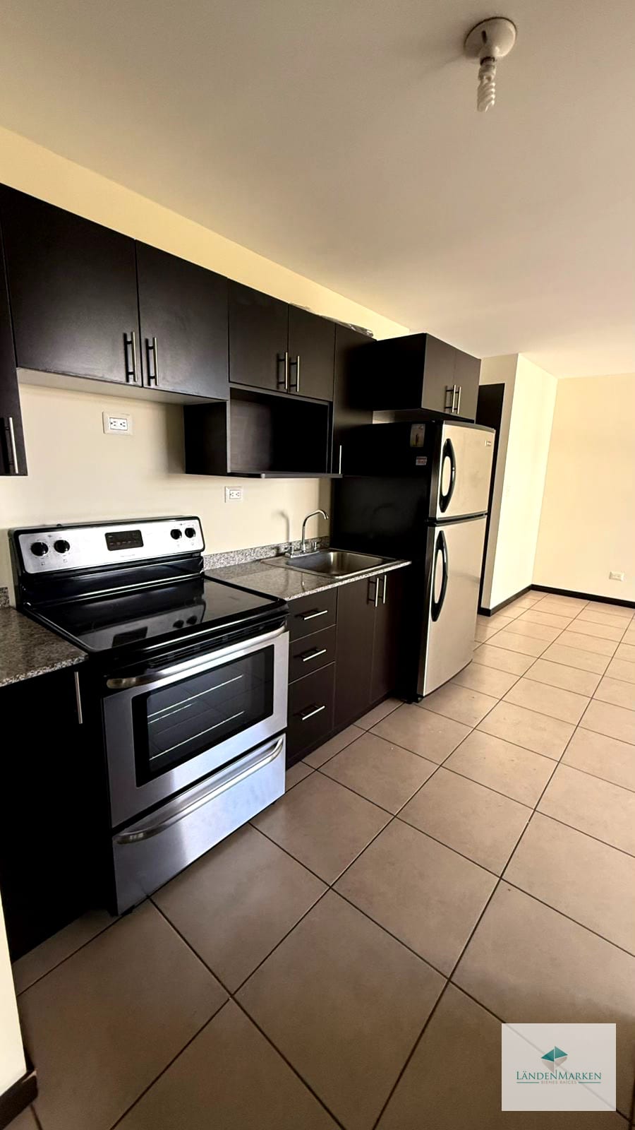 Apartamento en Venta en Zona 9 de una Habitación — Apartamento en Venta en Zona 9, Guatemala, Ciudad — foto 1 de 15