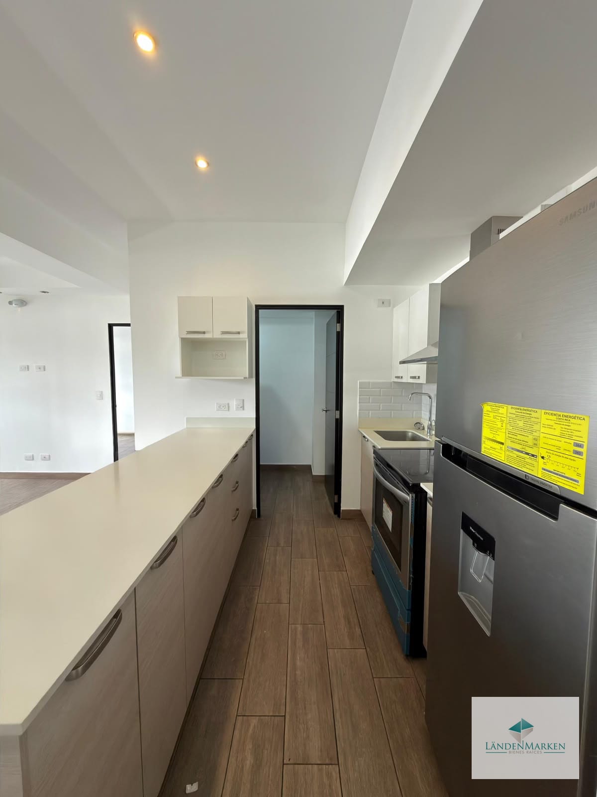 Alquiler de Moderno Apartamento en Zona 11 — Apartamento en Alquiler en Torre Once, Zona 11, Guatemala, Ciudad — foto 7 de 10