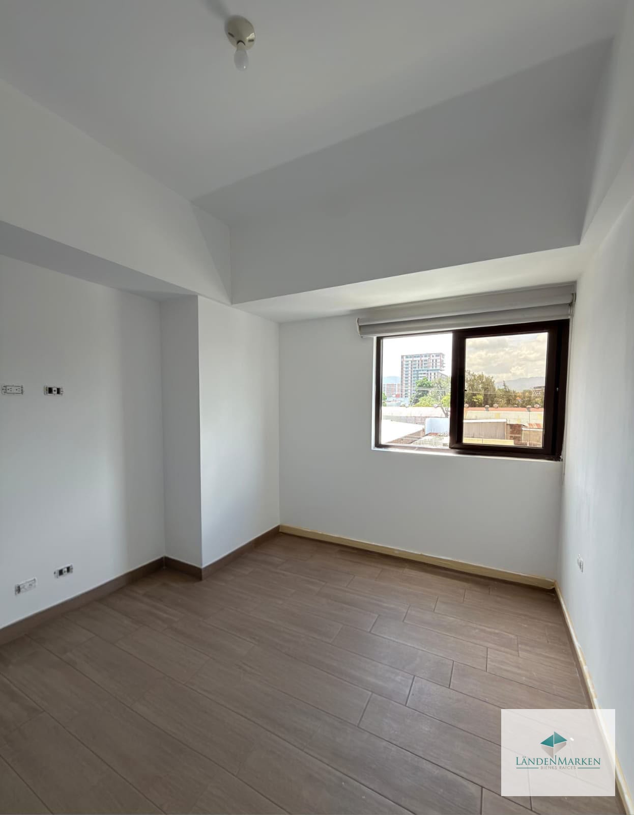 Alquiler de Moderno Apartamento en Zona 11 — Apartamento en Alquiler en Torre Once, Zona 11, Guatemala, Ciudad — foto 8 de 10