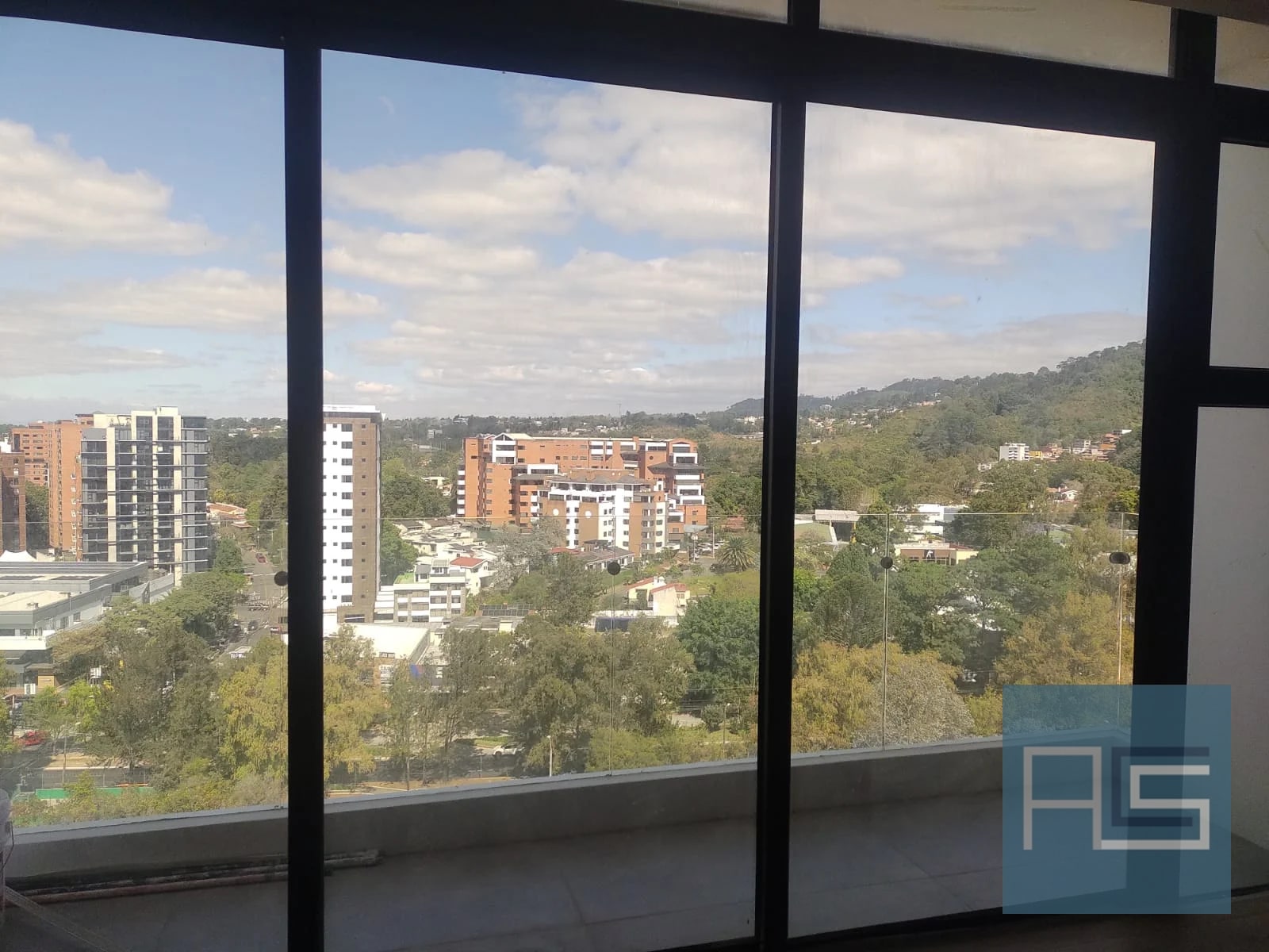 Moderno Apto en Renta, nivel alto, para estrenar de 3 habitaciones con habitación de servicio, VHII zona 15 — Apartamento en Alquiler en Arles, Zona 15, Guatemala, Ciudad — foto 3 de 15