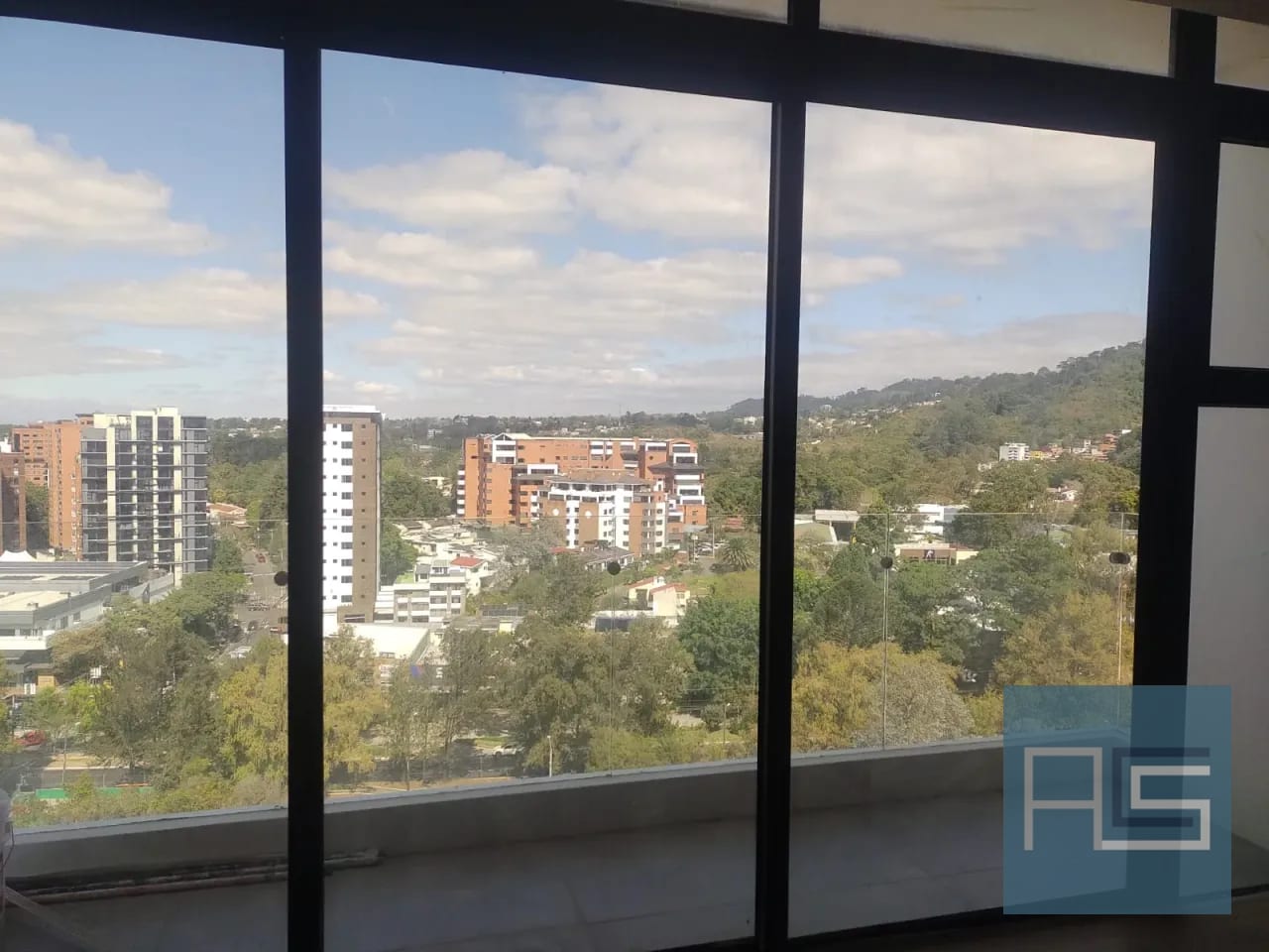 Moderno Apto en nivel alto para estrenar de 3 habitaciones con dorm de servicio en Vista Hermosa II, zona 15 — Apartamento en Venta en Arles, Zona 15, Guatemala, Ciudad — foto 3 de 16