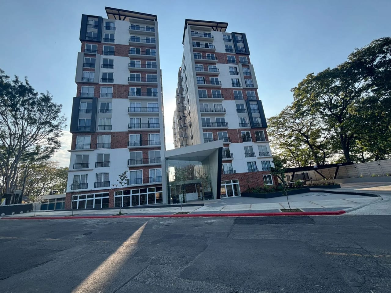 Apartamento en Renta en Vertical el Zapote, Zona 2, Guatemala — Apartamento en Alquiler en El Zapote, Zona 2, Guatemala, Ciudad — foto 1 de 13