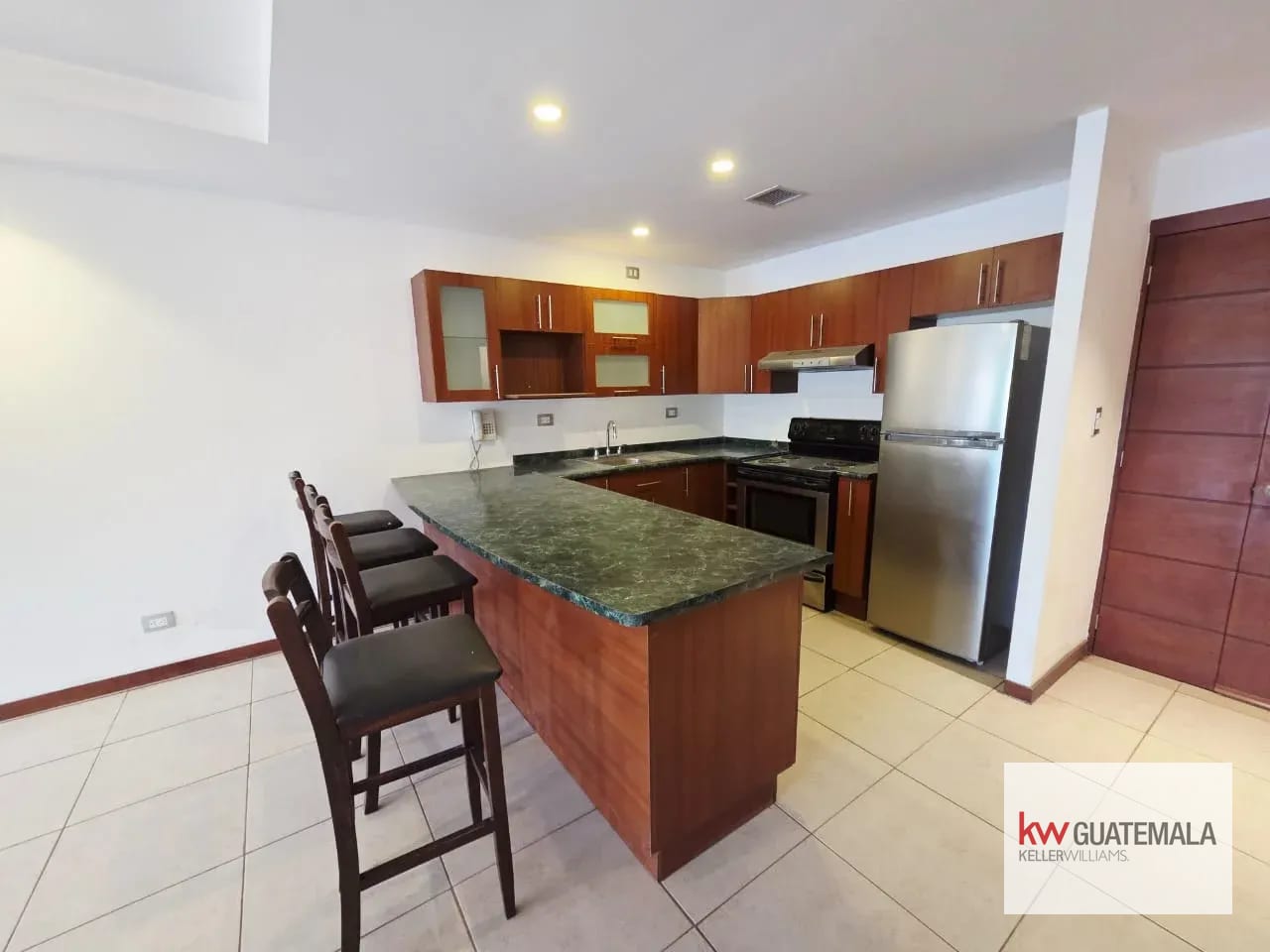 VENTA DE APARTAMENTO EN ZONA 10 — Apartamento en Venta en Atarah, Zona 10, Guatemala, Ciudad — foto 2 de 10