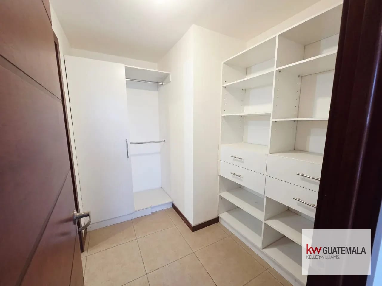 VENTA DE APARTAMENTO EN ZONA 10 — Apartamento en Venta en Atarah, Zona 10, Guatemala, Ciudad — foto 8 de 10
