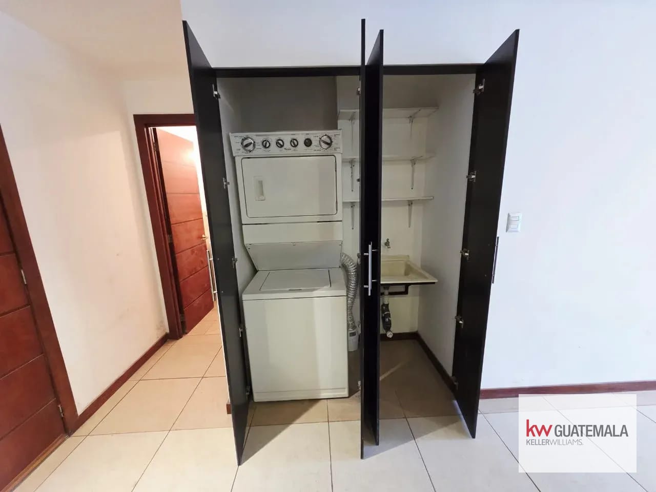 VENTA DE APARTAMENTO EN ZONA 10 — Apartamento en Venta en Atarah, Zona 10, Guatemala, Ciudad — foto 7 de 10