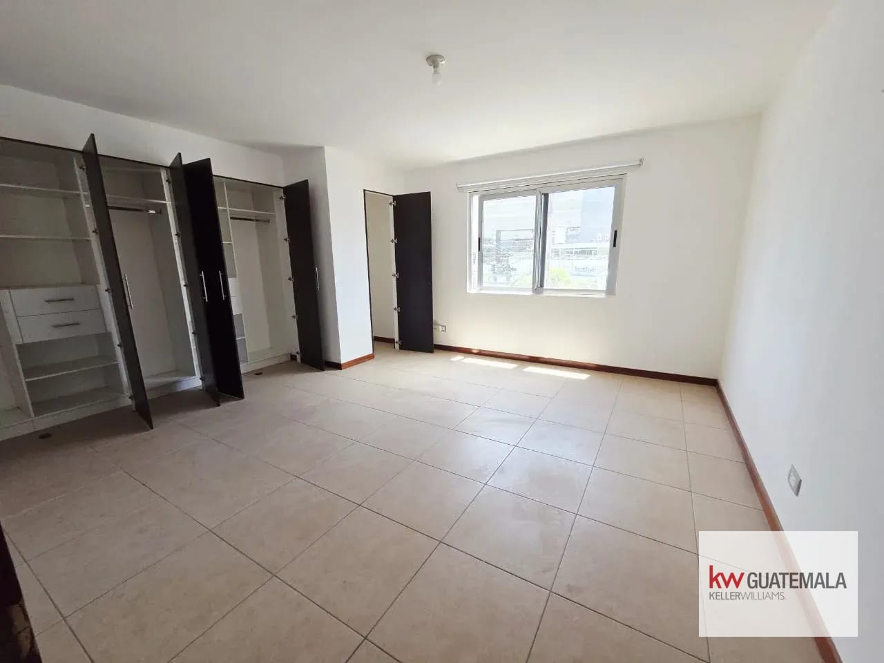 VENTA DE APARTAMENTO EN ZONA 10 — Apartamento en Venta en Atarah, Zona 10, Guatemala, Ciudad — foto 3 de 10