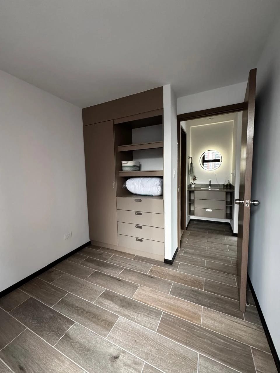 🏢 APARTAMENTO EN RENTA – BIKO APARTAMENTOS, ZONA 10 — Apartamento en Alquiler en Biko, Zona 10, Guatemala, Ciudad — foto 5 de 14