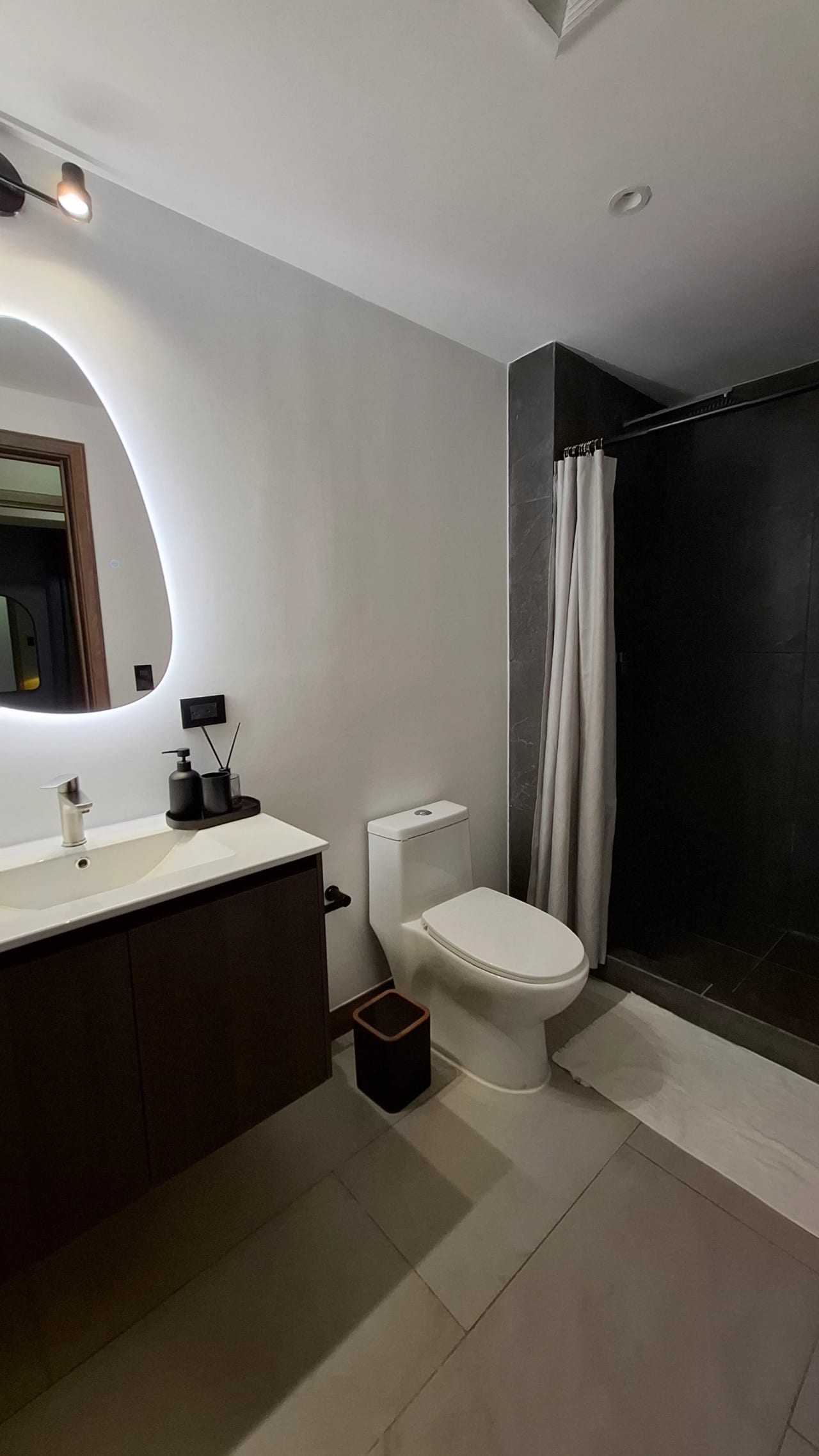 Apartamento en venta, zona 16. En planos - entrega 2028 — Apartamento en Venta en Kanajuyú, Zona 16, Guatemala, Ciudad — foto 7 de 11