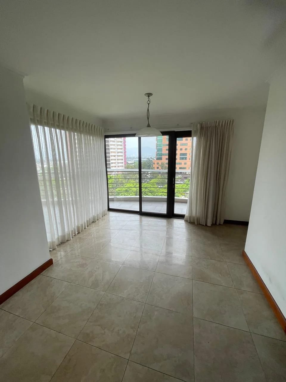 Apartamento en Renta en Tadeus, Zona 14 — Apartamento en Alquiler en Tadeus, Zona 14, Guatemala, Ciudad — foto 7 de 17