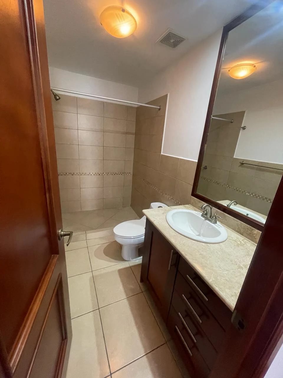 Apartamento en Renta en Botticelli, Zona 15 – 3 Dormitorios — Apartamento en Alquiler en Botticelli, Zona 15, Guatemala, Ciudad — foto 12 de 17