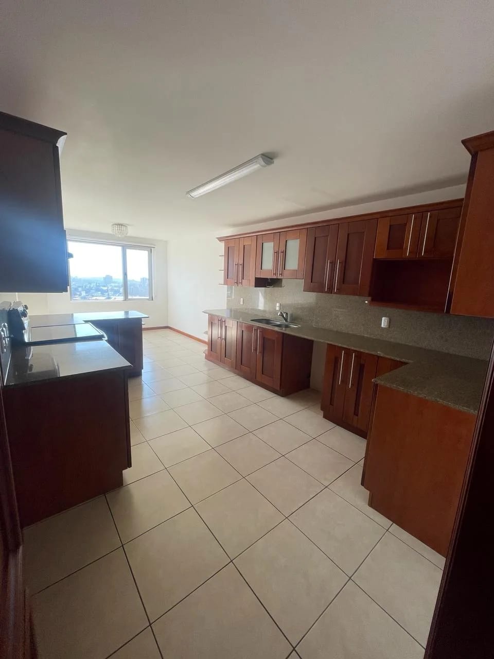 Apartamento en Renta en Botticelli, Zona 15 – 3 Dormitorios — Apartamento en Alquiler en Botticelli, Zona 15, Guatemala, Ciudad — foto 3 de 17