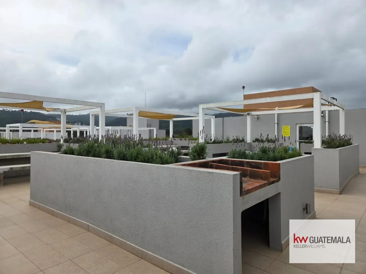 Venta de Apartamento en Lares Zona 16 — Apartamento en Venta en Zona 16, Guatemala, Ciudad — foto 11 de 13