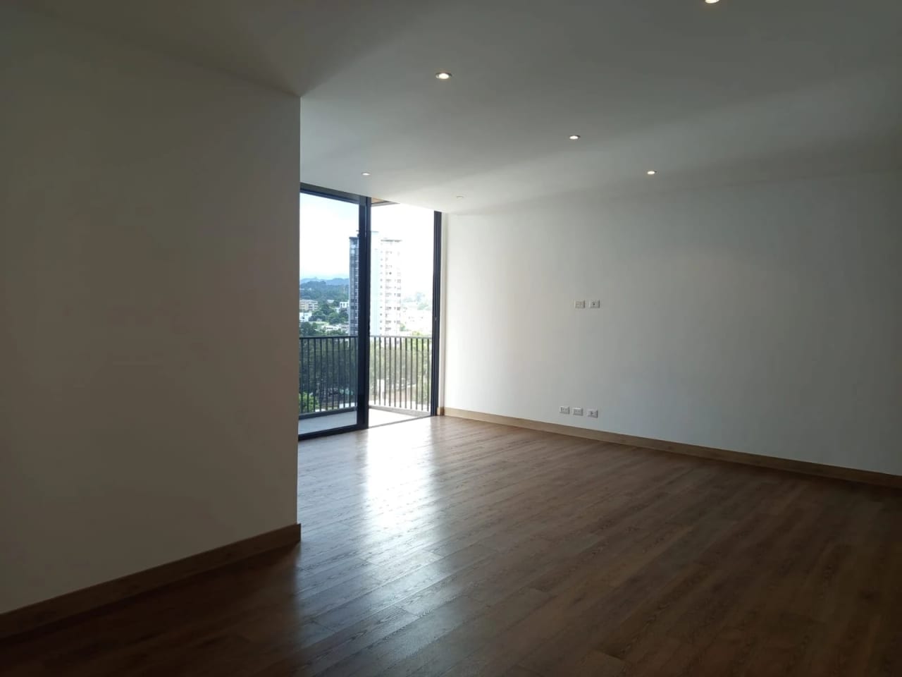 Apto Premium en Renta - Zona 15 | 3 Hab | Nivel 10 — Apartamento en Alquiler en Zona 15, Guatemala, Ciudad — foto 1 de 15