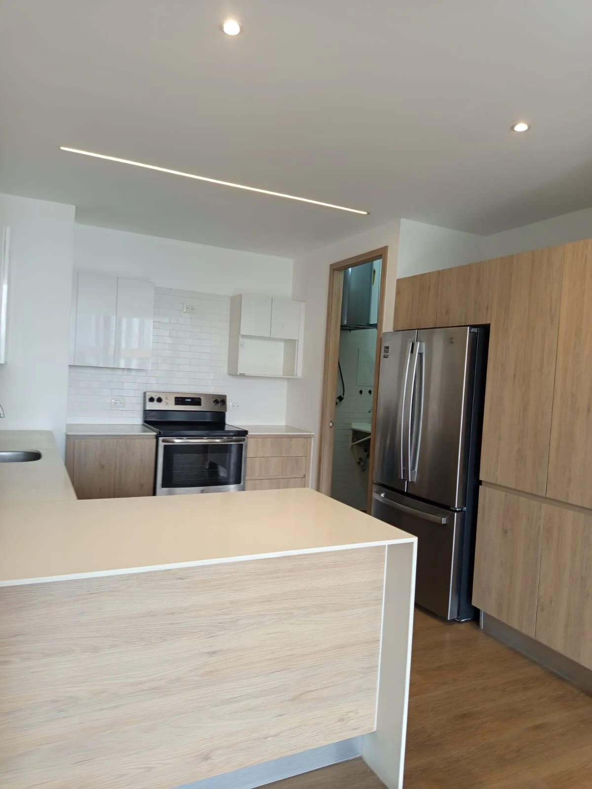 Apto Premium en Renta - Zona 15 | 3 Hab | Nivel 10 — Apartamento en Alquiler en Zona 15, Guatemala, Ciudad — foto 6 de 15