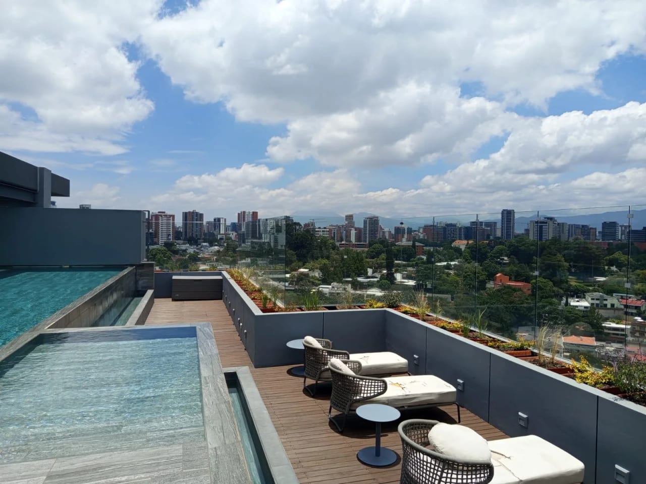 Apto Premium en Renta - Zona 15 | 3 Hab | Nivel 10 — Apartamento en Alquiler en Zona 15, Guatemala, Ciudad — foto 10 de 15