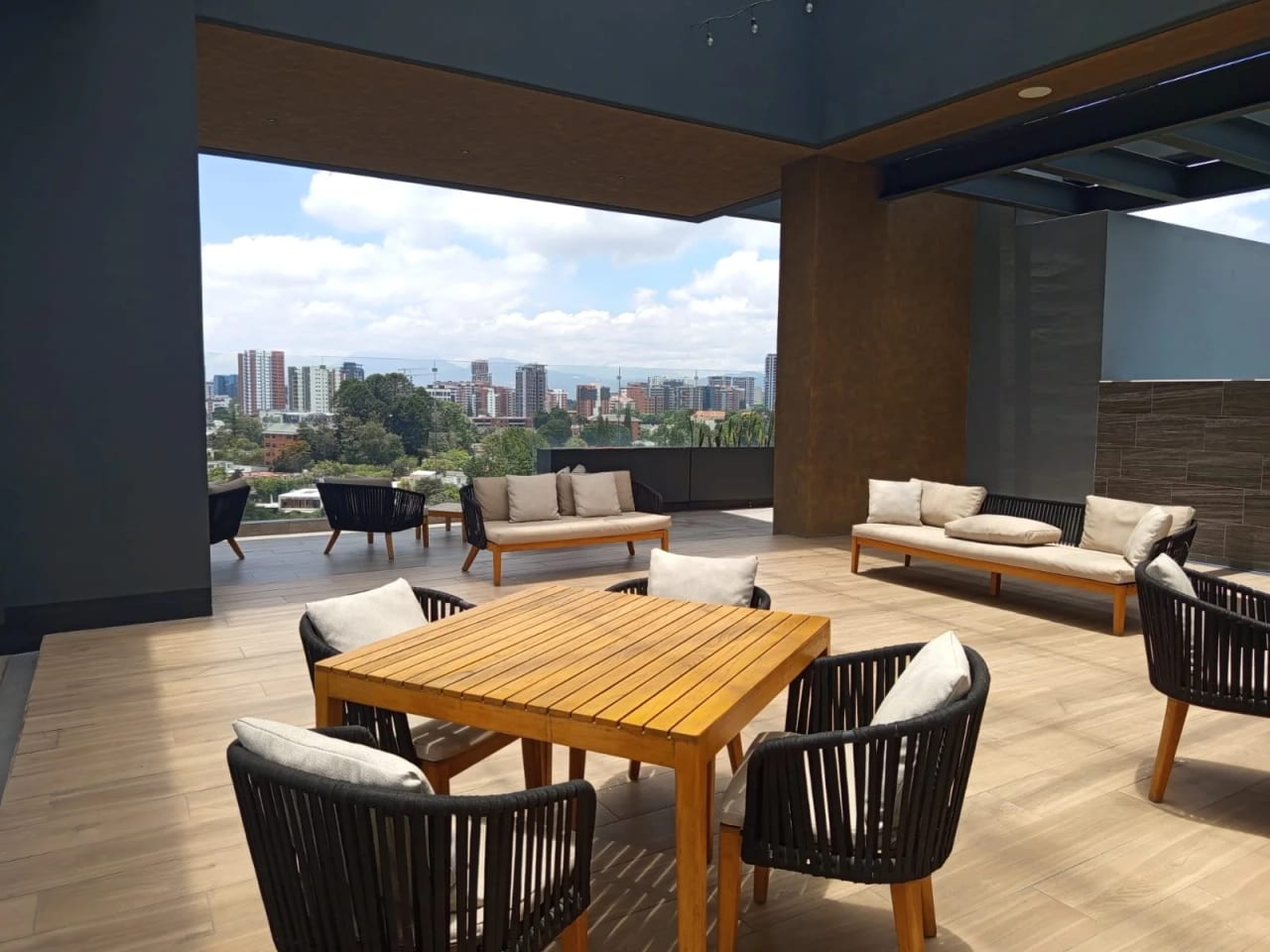 Apto Premium en Renta - Zona 15 | 3 Hab | Nivel 10 — Apartamento en Alquiler en Zona 15, Guatemala, Ciudad — foto 12 de 15