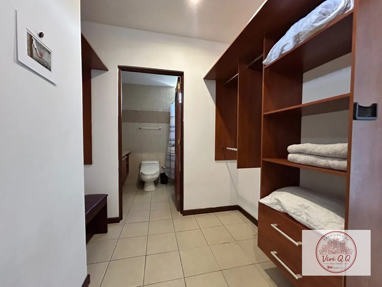 Renta Apartamento de Nivel Completo con Vistas 360° en Zona 15 — Apartamento en Alquiler en El Robledal, Zona 15, Guatemala, Ciudad — foto 8 de 12