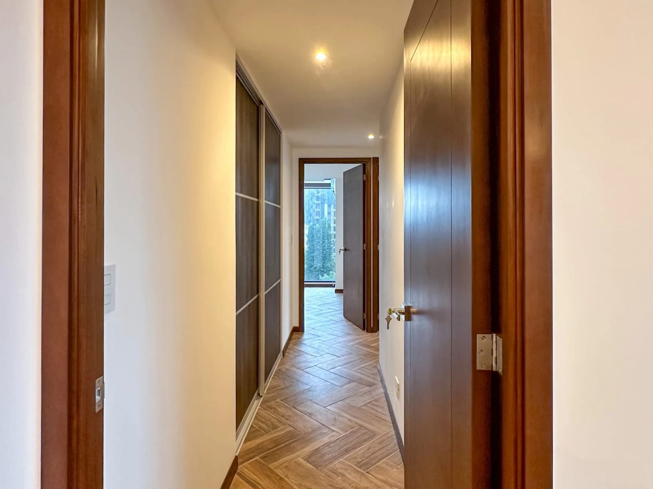 APARTAMENTO EN VENTA Edificio Naori Zona 10 — Apartamento en Venta en Naori, Zona 10, Guatemala, Ciudad — foto 9 de 15
