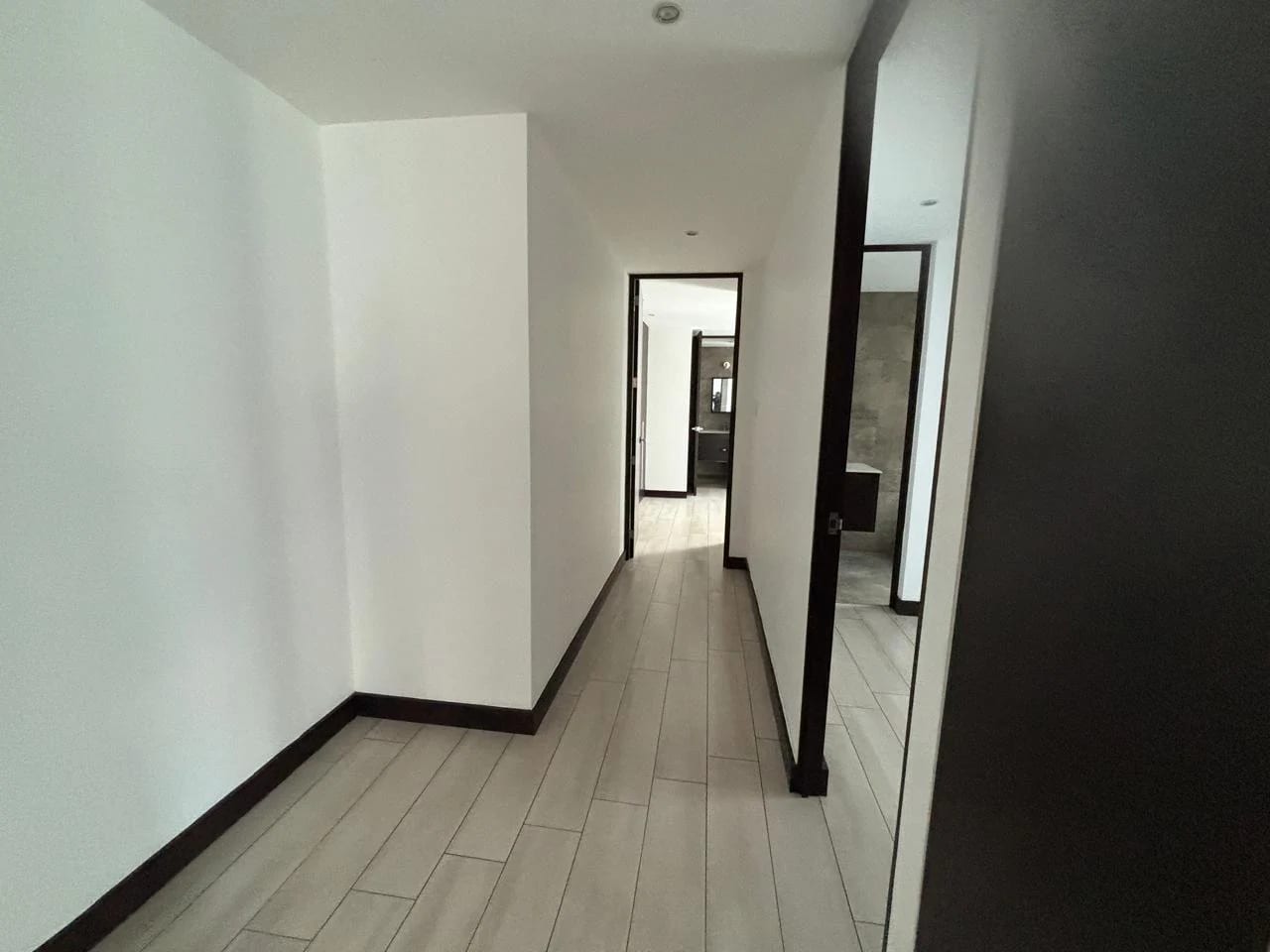 Apartamento en Renta en Edificio LIV, Vista Hermosa 1, zona 15 — Apartamento en Alquiler en Zona 15, Guatemala, Ciudad — foto 5 de 13