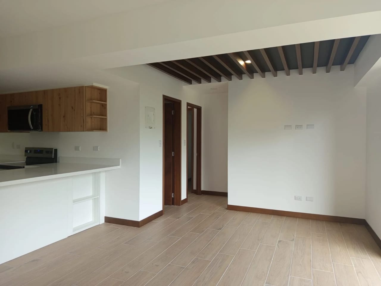 Apartamento en Renta en Zona 16 Kanajuyú — Apartamento en Alquiler en Zona 16, Guatemala, Ciudad — foto 4 de 17