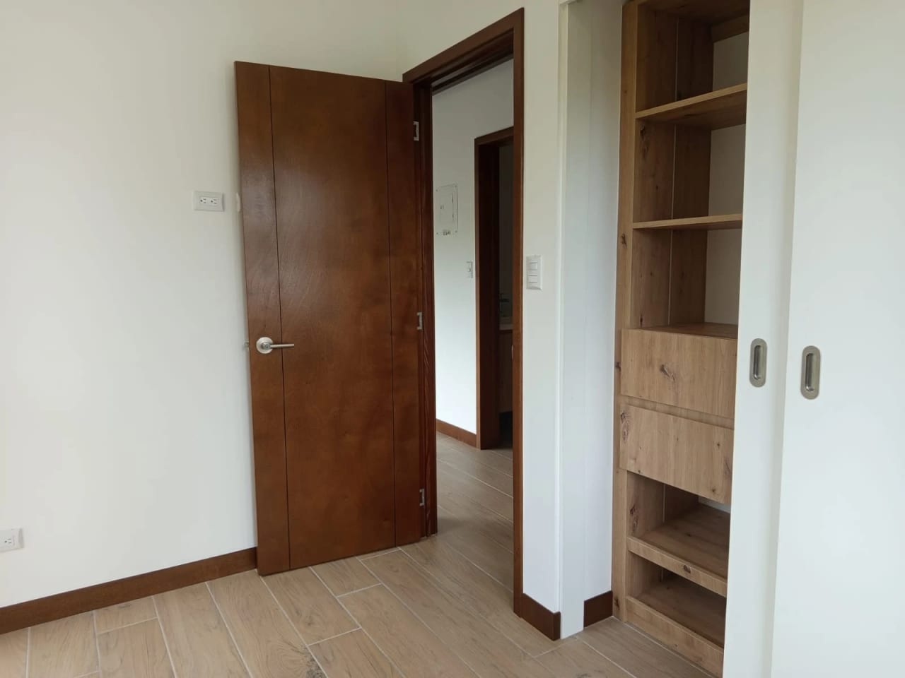 Apartamento en Renta en Zona 16 Kanajuyú — Apartamento en Alquiler en Zona 16, Guatemala, Ciudad — foto 8 de 17