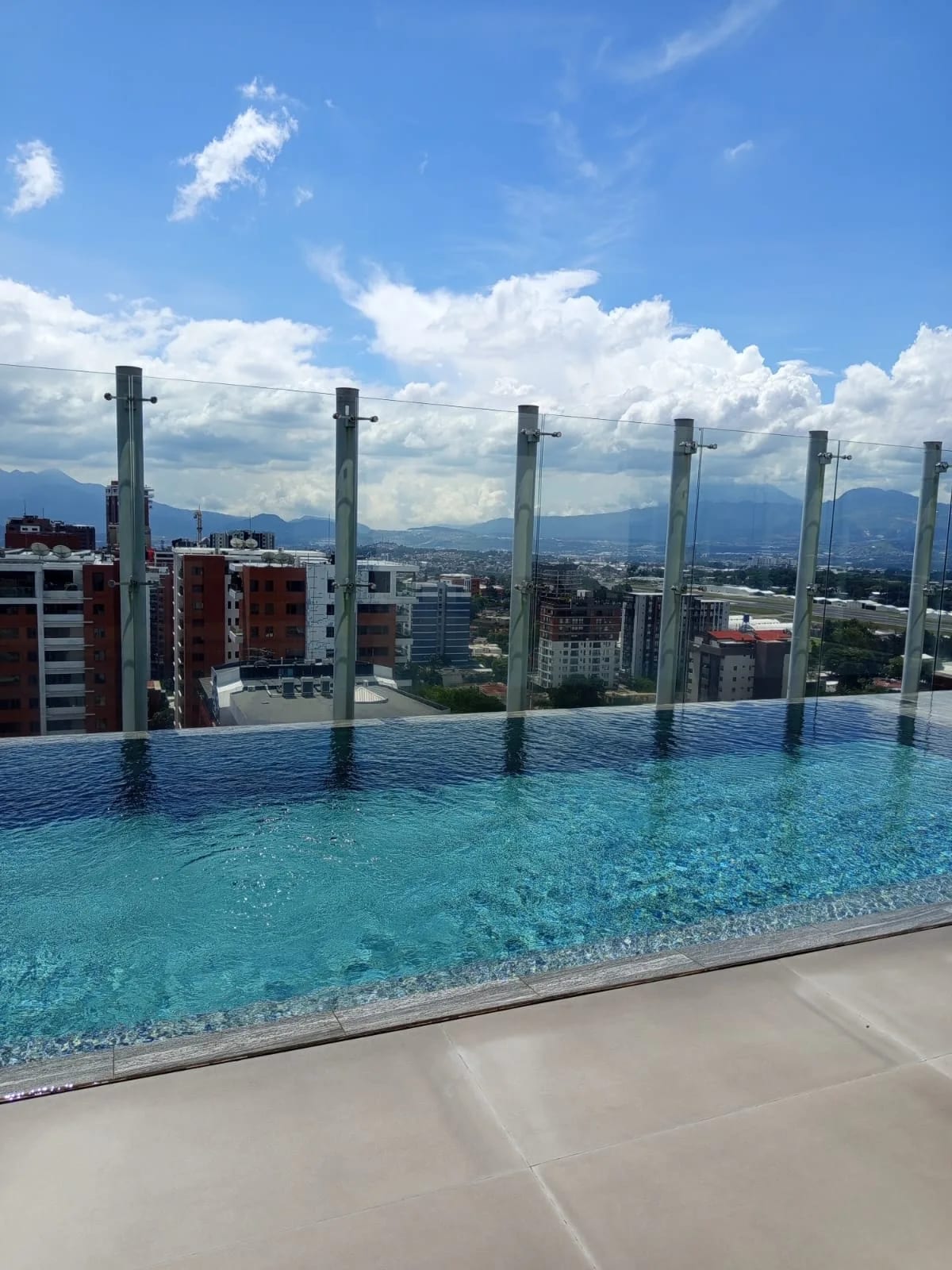 Apartamento de Lujo en Renta y Venta en zona 14 de 2 habitaciones — Apartamento en Venta en Zona 14, Guatemala, Ciudad — foto 7 de 17