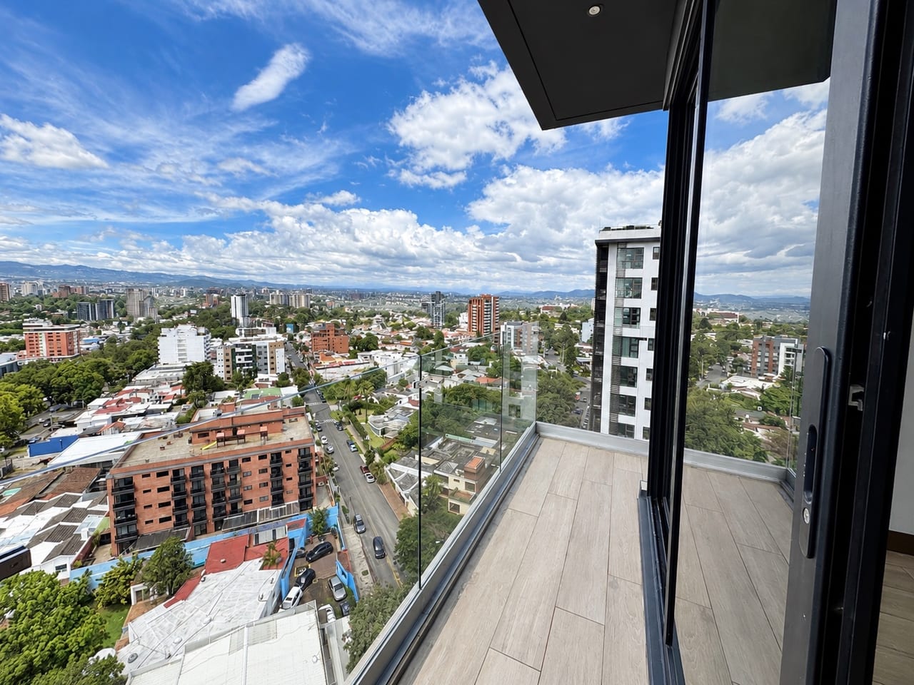 Apartamento en Renta | Hessen, Zona 15 — Apartamento en Venta en Hessen Apartamentos, Zona 15, Guatemala, Ciudad — foto 2 de 17