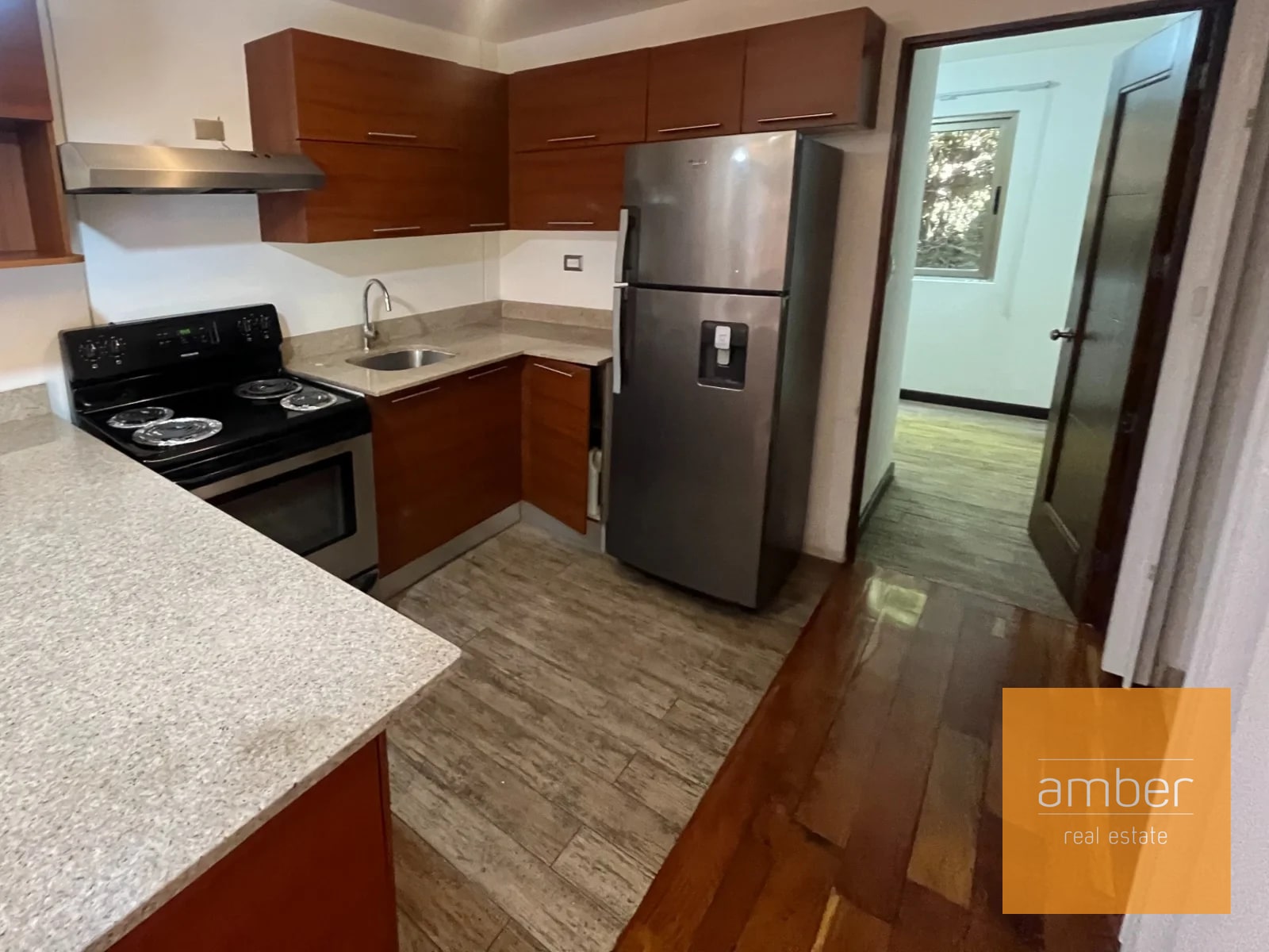 Apartamento en Encinalito de Oakland, zona 10 — Apartamento en Alquiler en Zona 10, Guatemala, Ciudad — foto 2 de 7