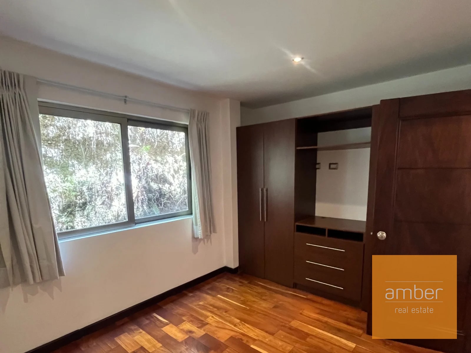 Apartamento en Encinalito de Oakland, zona 10 — Apartamento en Alquiler en Zona 10, Guatemala, Ciudad — foto 3 de 7