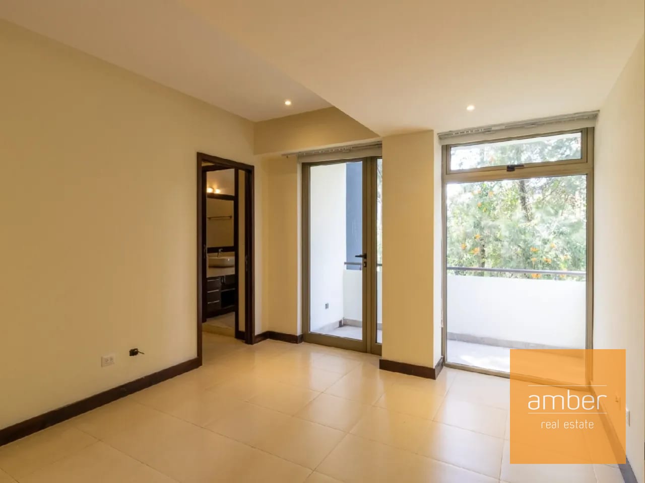 Apartamento en Cobella, zona 14 — Apartamento en Alquiler en Cobella, Zona 14, Guatemala, Ciudad — foto 4 de 6