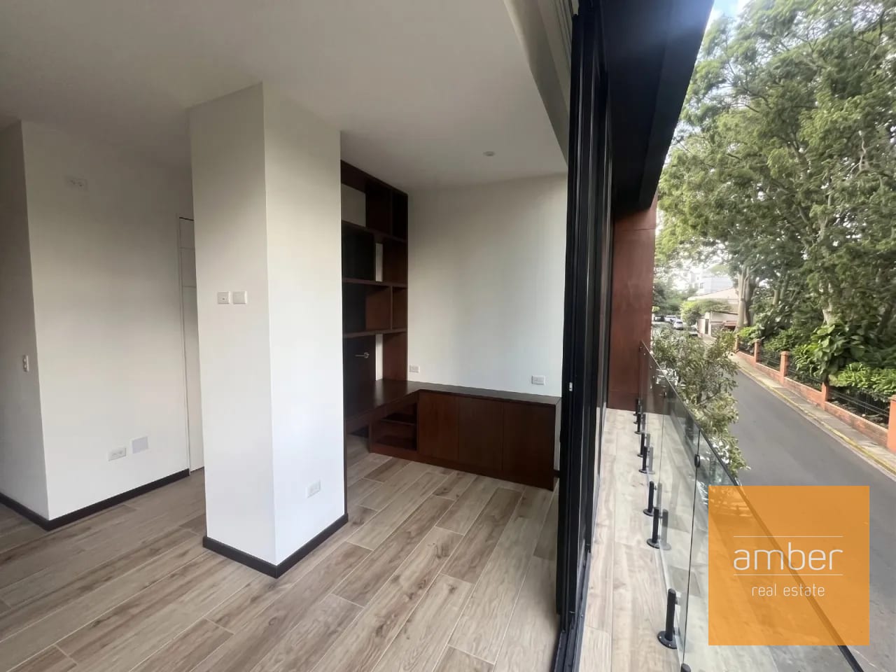 Apartamento en Dosento, Oakland 2, zona 10 — Apartamento en Alquiler en Zona 10, Guatemala, Ciudad — foto 3 de 6