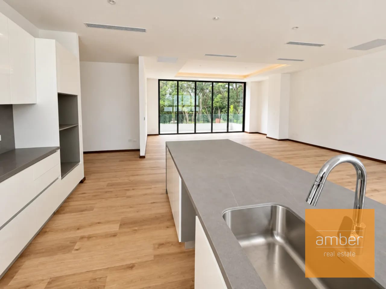 Apartamento en Dosento, zona 10 — Apartamento en Venta en Zona 10, Guatemala, Ciudad — foto 1 de 10