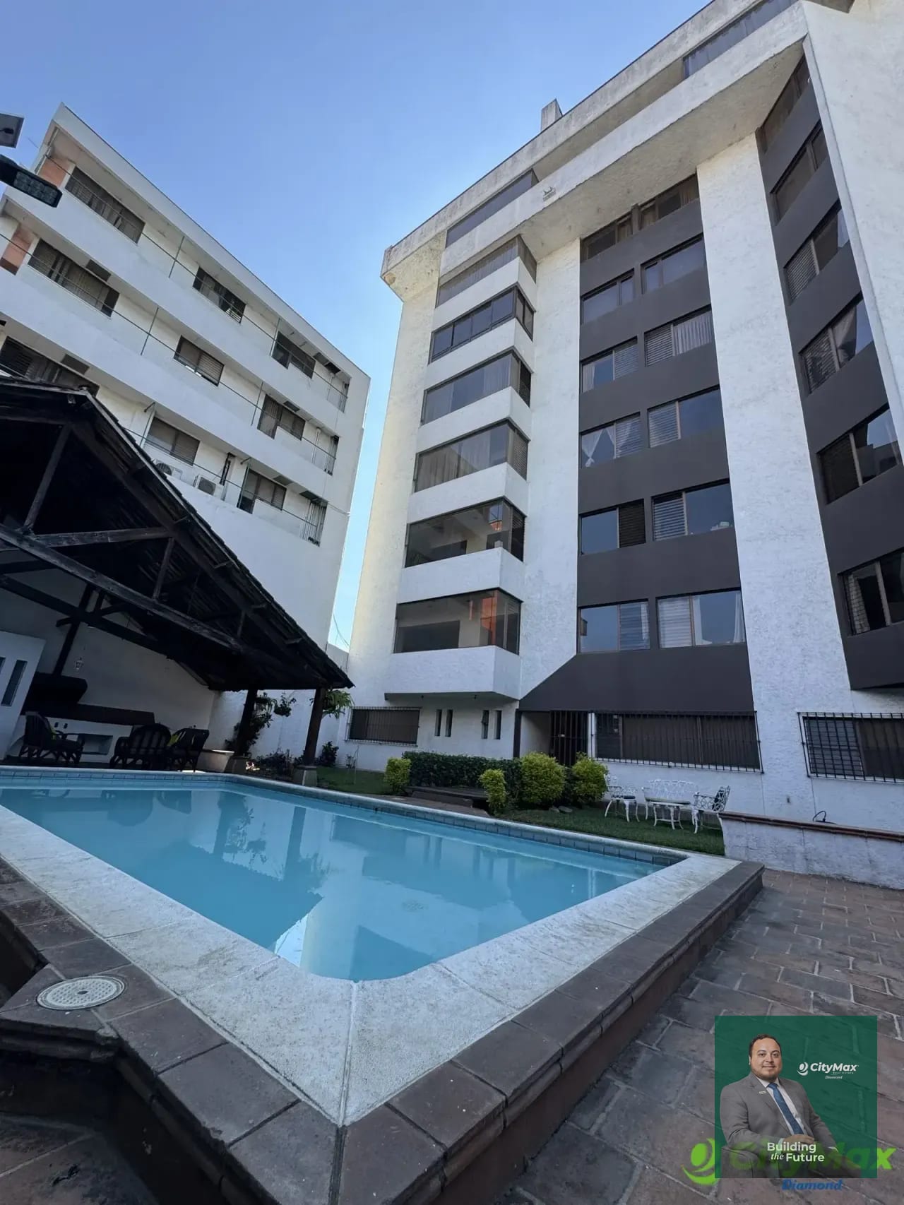 Apartamento Amueblado en Venta Zona 10 — Apartamento en Venta en Zona 10, Guatemala, Ciudad — foto 1 de 4