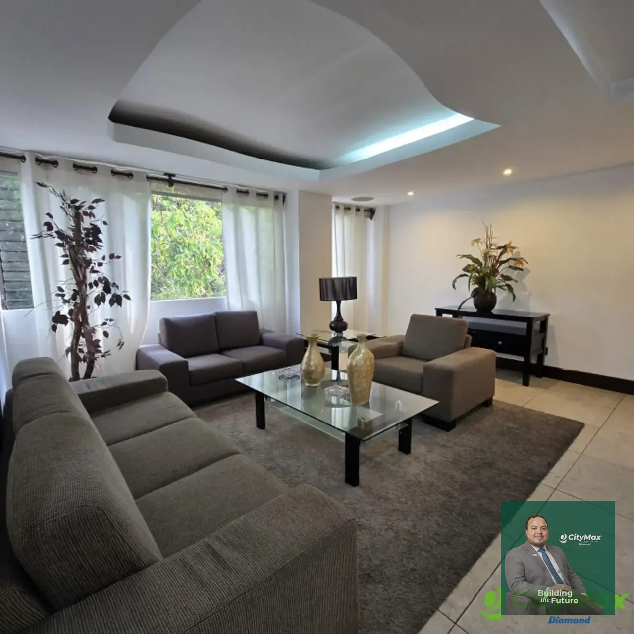 Apartamento Amueblado en Venta en Zona 10 — Apartamento en Venta en Zona 10, Guatemala, Ciudad — foto 1 de 4
