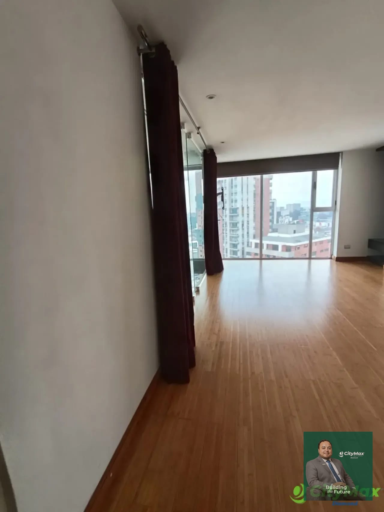 Apartamento en Venta en zona 10, Diagonal 6 — Apartamento en Venta en Zona 10, Guatemala, Ciudad — foto 2 de 4