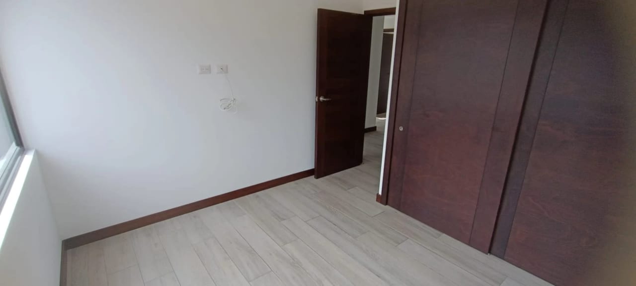 Apartamento en alquiler, Edificio Novus, zona 14 — Apartamento en Alquiler en Novus, Zona 14, Guatemala, Ciudad — foto 9 de 10