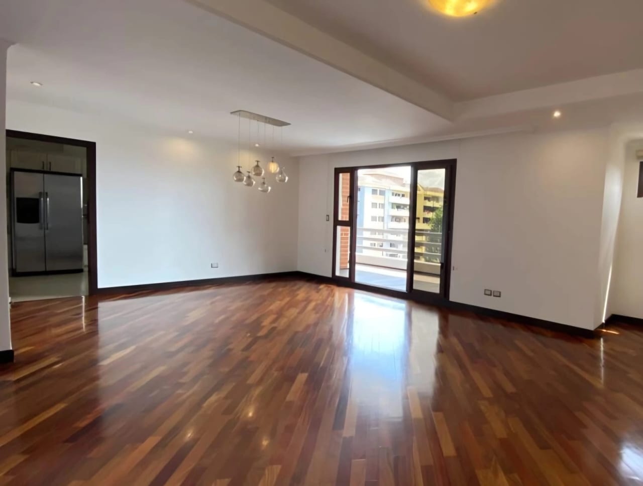 Apartamento en alquiler, Edificio Vivenza, zona 10 — Apartamento en Alquiler en Vivenza, Zona 10, Guatemala, Ciudad — foto 2 de 8