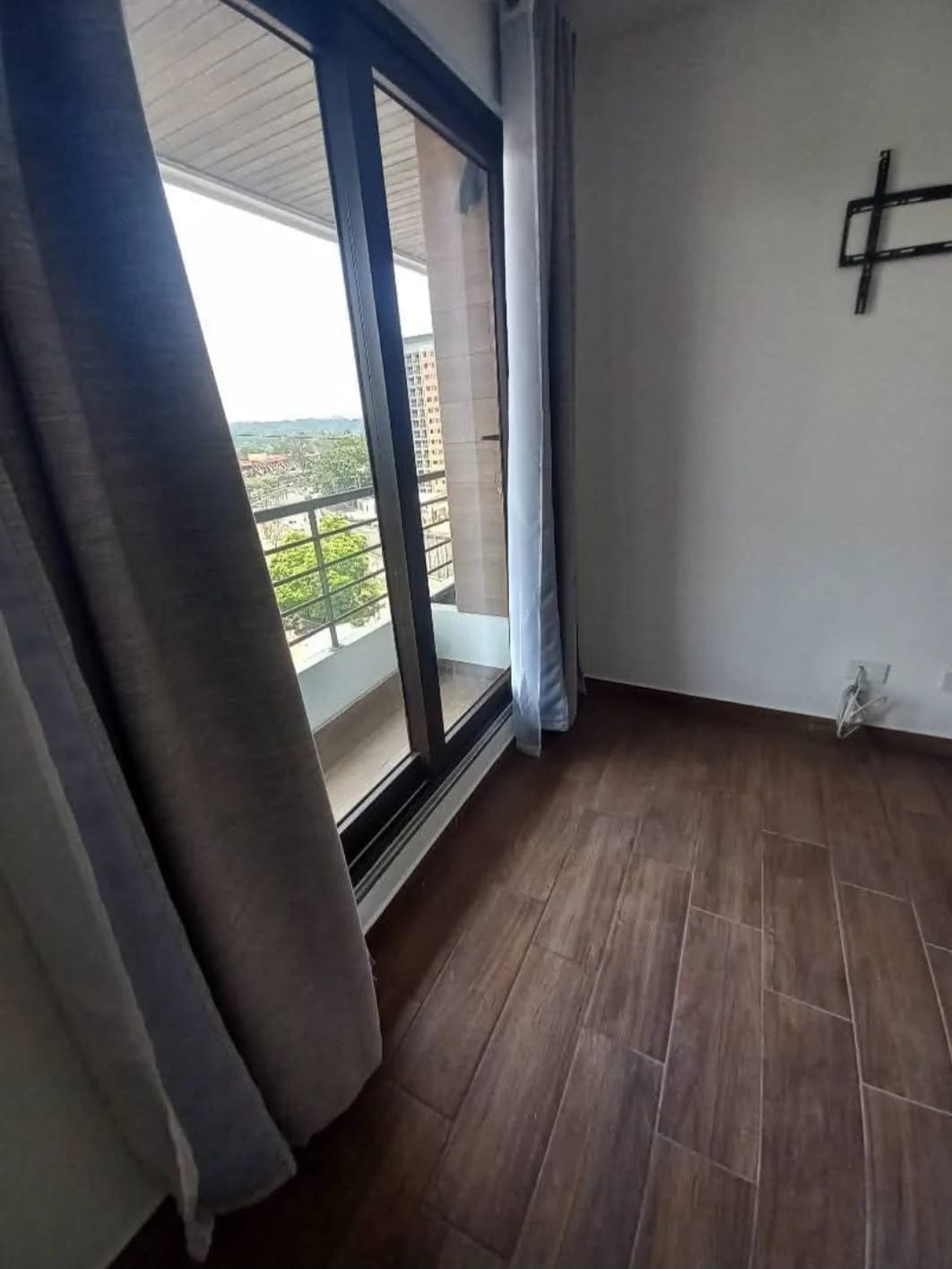 Apartamento en Alquiler – Edificio Balmes 47, Zona 11 — Apartamento en Alquiler en Balmes 47, Zona 11, Guatemala, Ciudad — foto 7 de 13