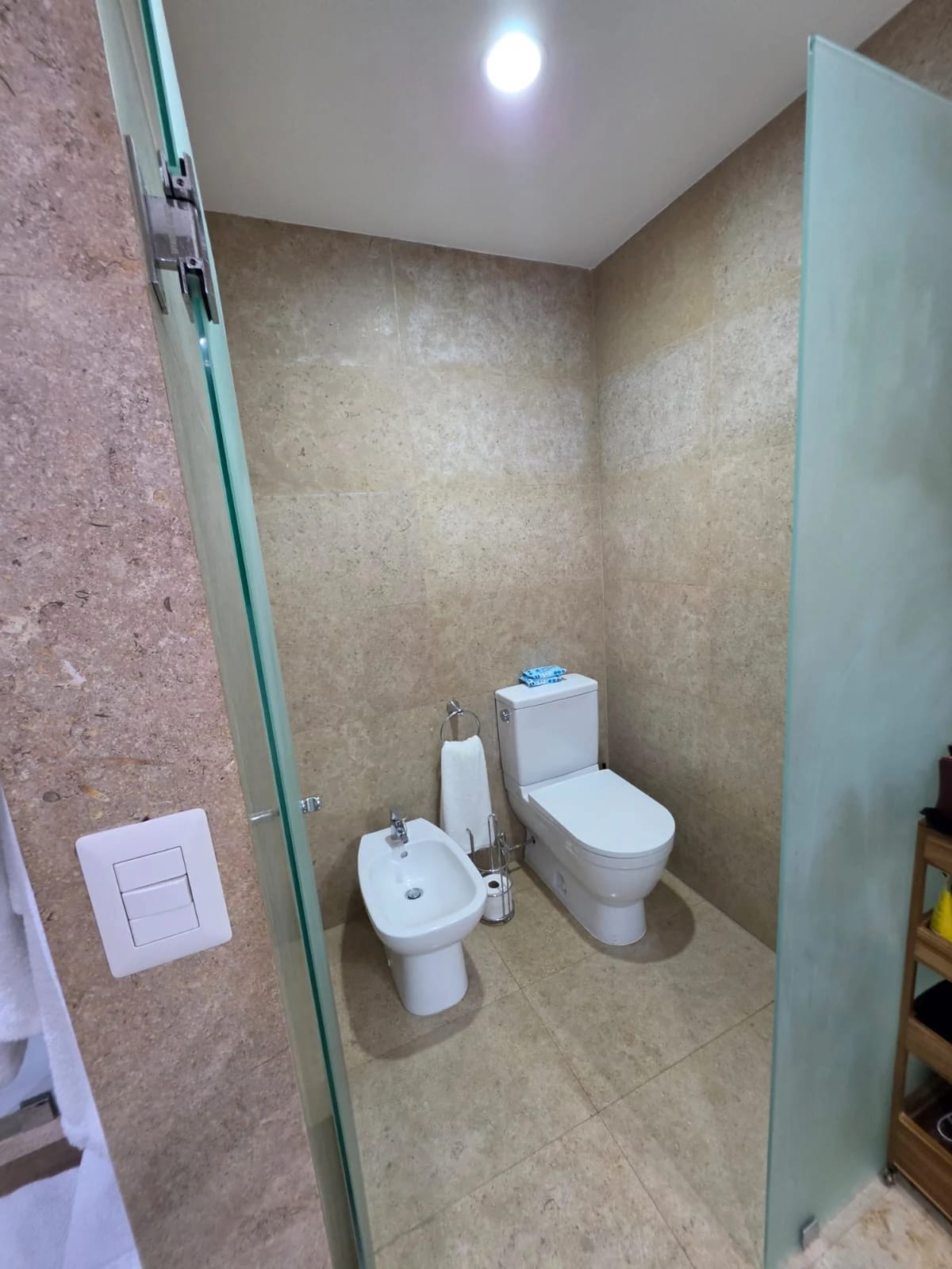 Apartamento en alquiler, Edificio Santa Sofia, zona 10 — Apartamento en Alquiler en Santa Sofía, Zona 10, Guatemala, Ciudad — foto 6 de 12