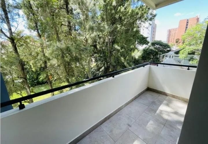 Apartamento en alquiler, Edificio Cobella, zona 14 — Apartamento en Alquiler en Cobella, Zona 14, Guatemala, Ciudad — foto 1 de 11