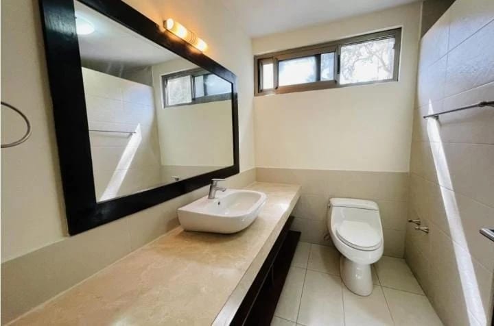 Apartamento en alquiler, Edificio Cobella, zona 14 — Apartamento en Alquiler en Cobella, Zona 14, Guatemala, Ciudad — foto 9 de 11