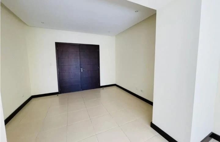 Apartamento en alquiler, Edificio Cobella, zona 14 — Apartamento en Alquiler en Cobella, Zona 14, Guatemala, Ciudad — foto 10 de 11