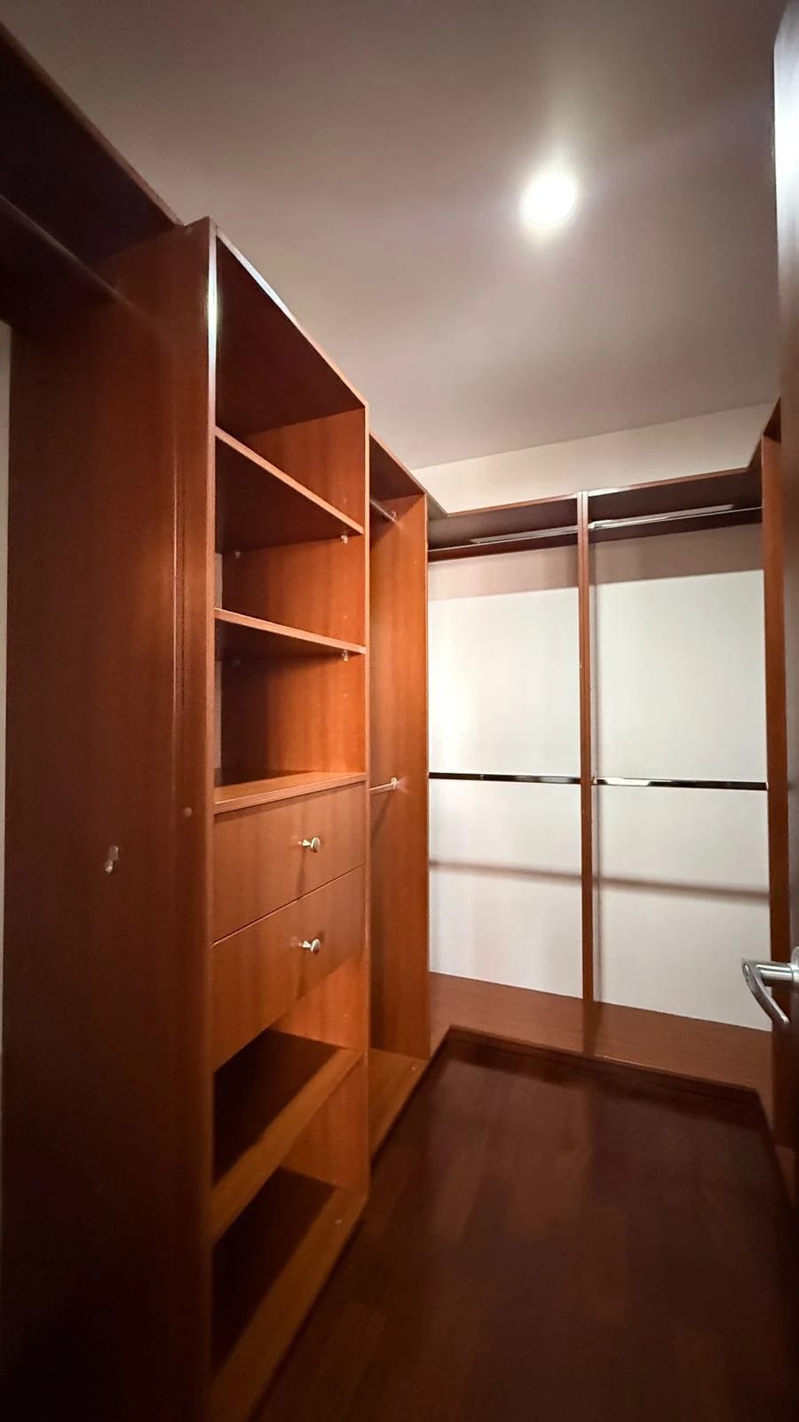 Apartamento en alquiler, Edificio Santa Maria, zona 10 — Apartamento en Alquiler en Santa María, Zona 10, Guatemala, Ciudad — foto 9 de 12
