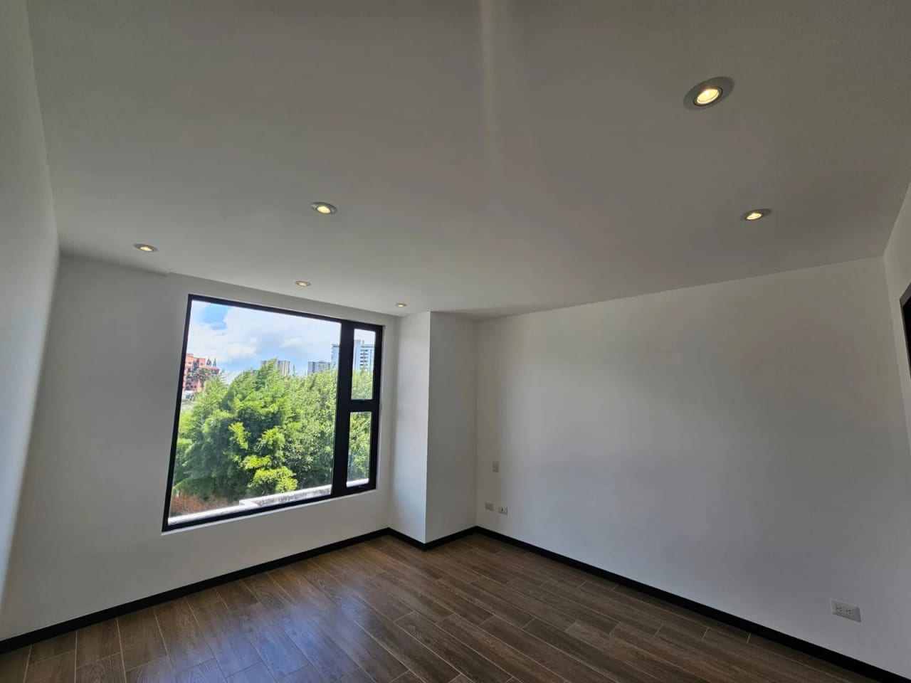 Exclusivo Apartamento en alquiler, Edificio Casa Acueducto, zona 10 — Apartamento en Alquiler en Casa Acueducto, Zona 10, Guatemala, Ciudad — foto 5 de 9