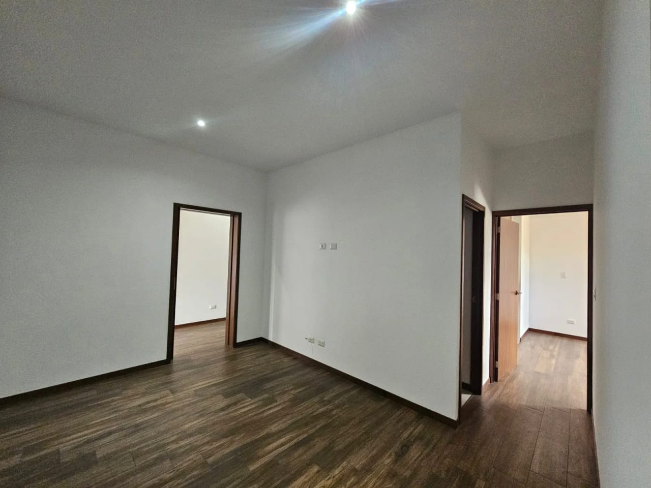 Exclusivo Apartamento en alquiler, Edificio Casa Acueducto, zona 10 — Apartamento en Alquiler en Casa Acueducto, Zona 10, Guatemala, Ciudad — foto 7 de 9