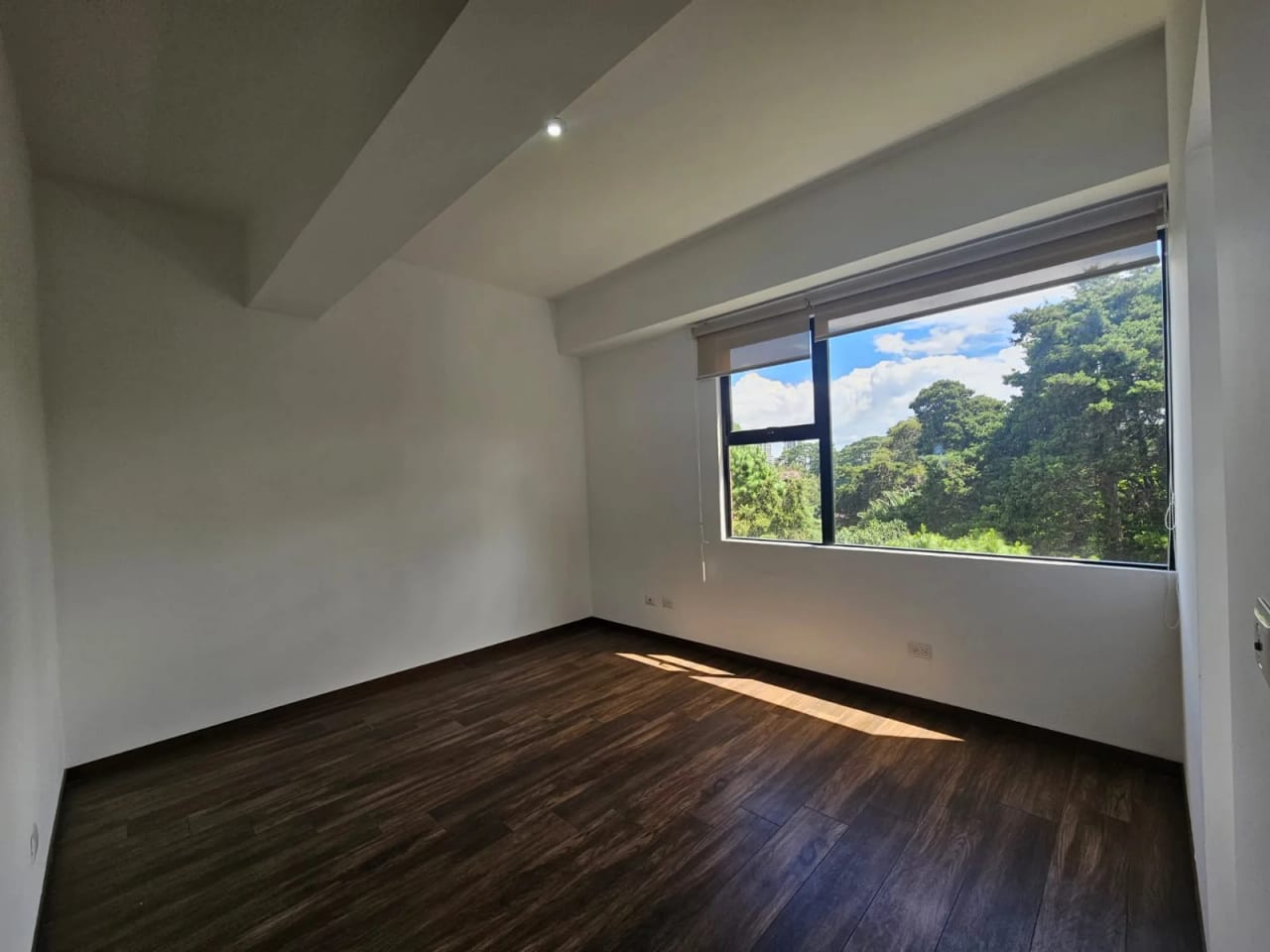 Exclusivo Apartamento en alquiler, Edificio Casa Acueducto, zona 10 — Apartamento en Alquiler en Casa Acueducto, Zona 10, Guatemala, Ciudad — foto 8 de 9