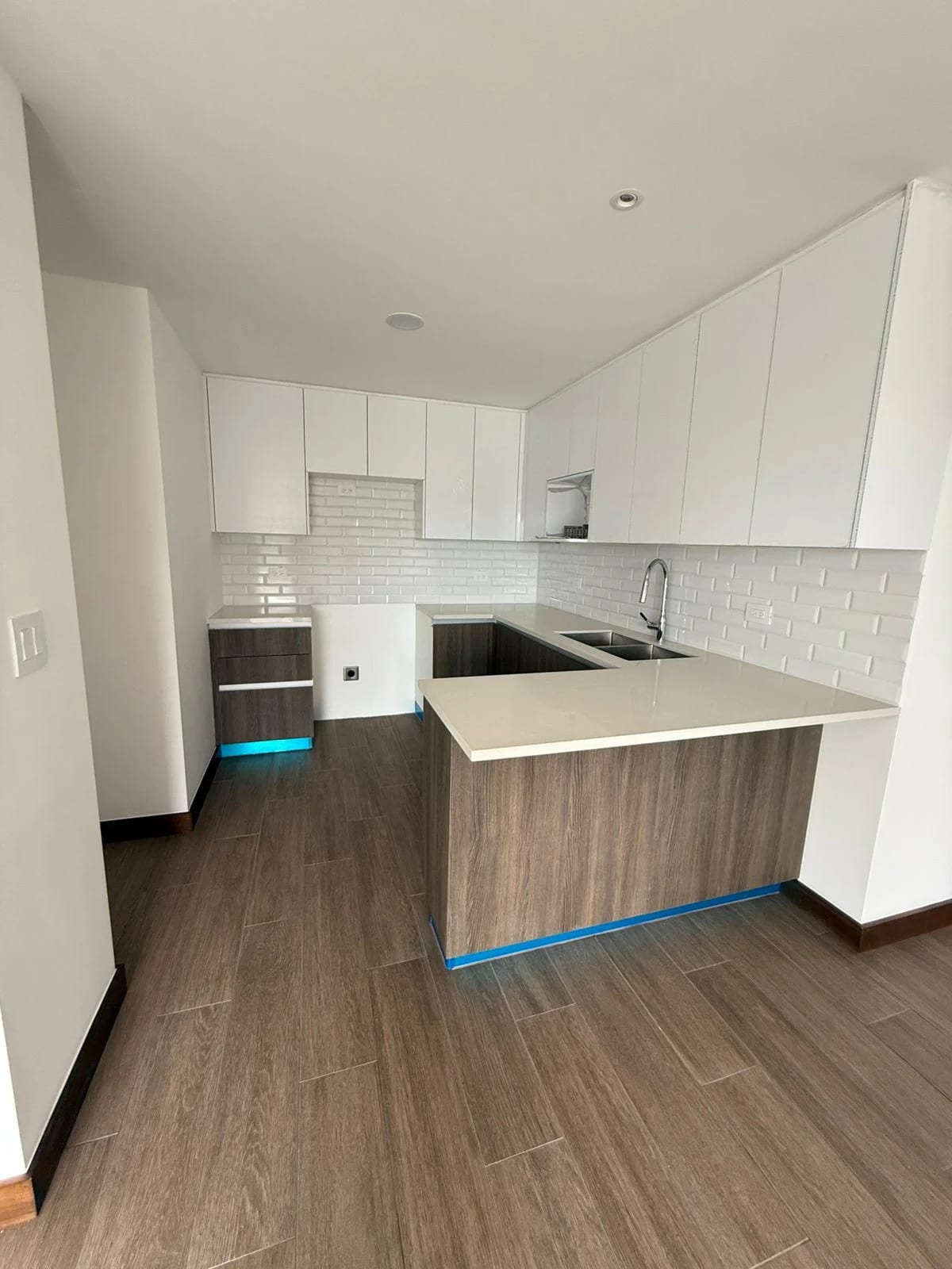 Apartamento en alquiler, Edificio Naru, zona 16 — Apartamento en Alquiler en Zona 16, Guatemala, Ciudad — foto 4 de 9